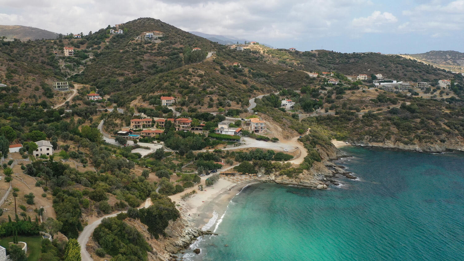 Παραλία Κλιμάκι, χωριό Άγιοι Απόστολοι. Φωτογραφία: ©Βασίλης Συκάς, για τον Δήμο Κύμης-Αλιβερίου