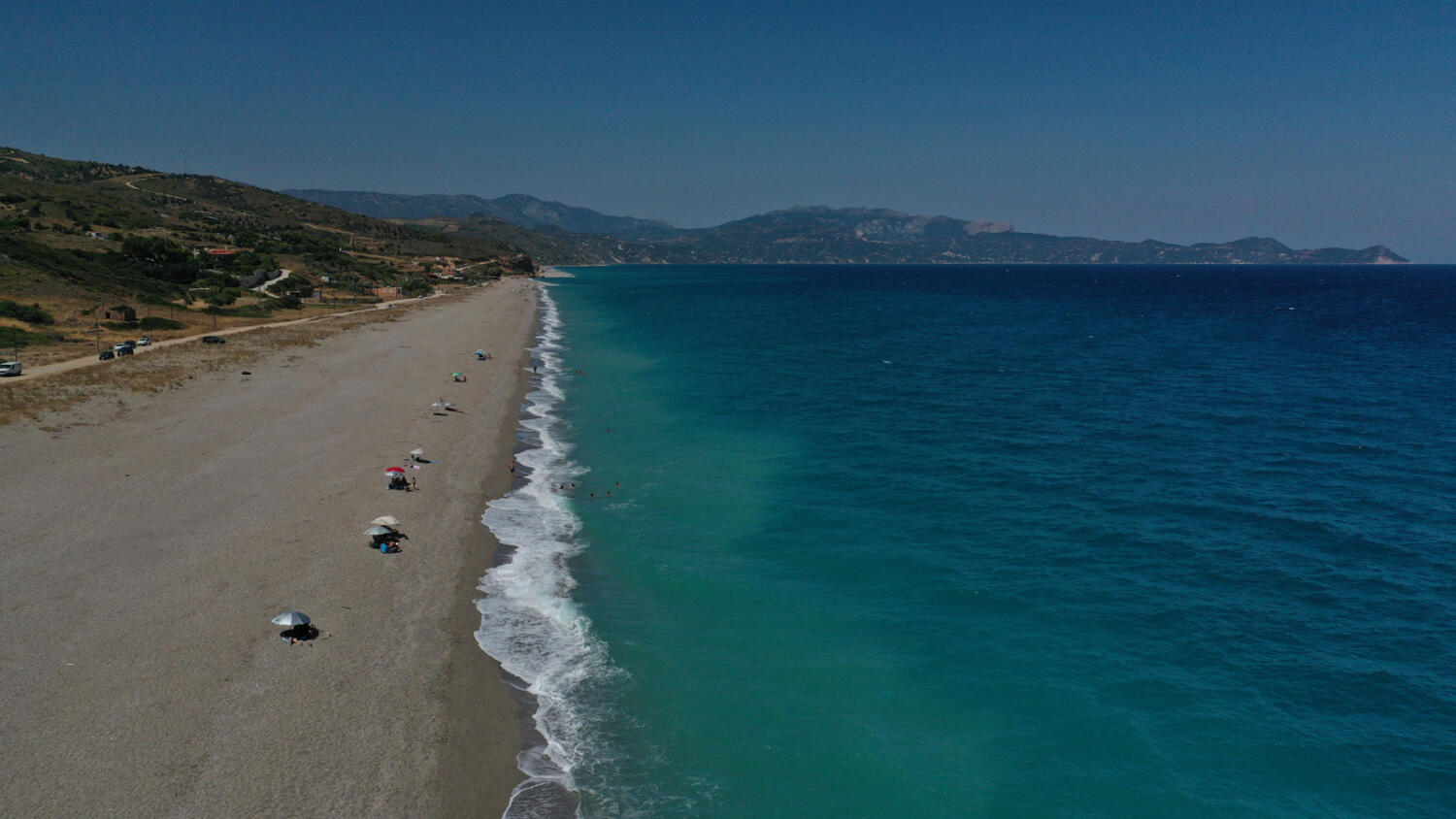 Παραλία Άγιος Μερκούριος, χωριό Οκτωνιά. Φωτογραφία: ©Βασίλης Συκάς, για τον Δήμο Κύμης-Αλιβερίου