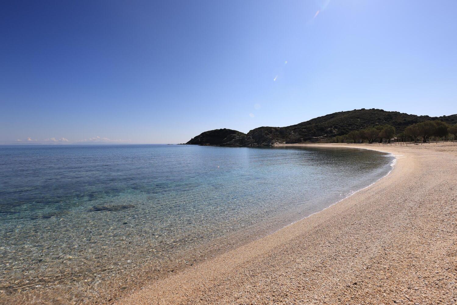 Παραλία Στόμιο Πετριών. Φωτογραφία: ©Βασίλης Συκάς, για τον Δήμο Κύμης-Αλιβερίου