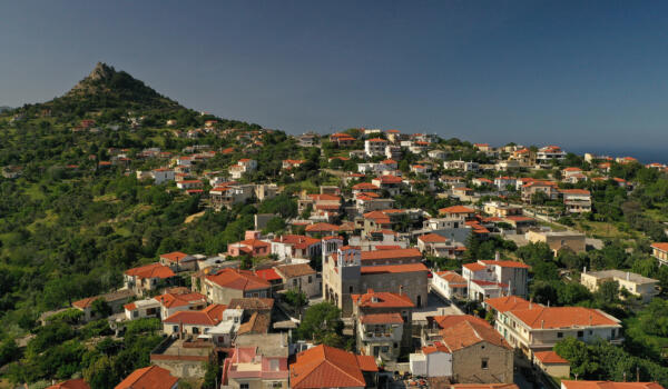 Χωριό Οξύλιθος. Φωτογραφία: ©Βασίλης Συκάς, για τον Δήμο Κύμης-Αλιβερίου