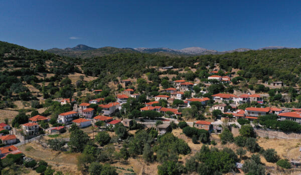 Χωριό Παναγιά. Φωτογραφία: ©Βασίλης Συκάς, για τον Δήμο Κύμης-Αλιβερίου