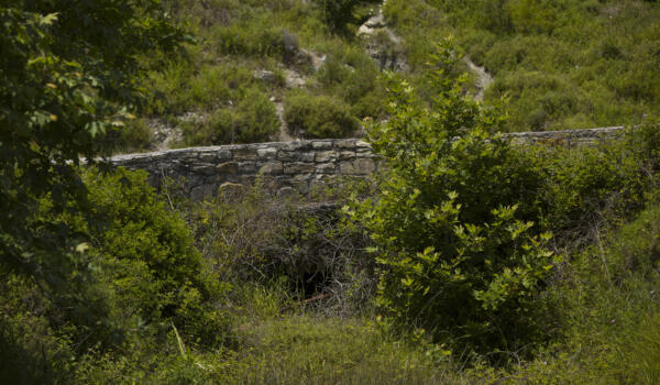 Σύραγγα Βασιλιά Όθωνα, οικισμός Καζάρμα. Φωτογραφία: ©Βασίλης Συκάς, για τον Δήμο Κύμης-Αλιβερίου