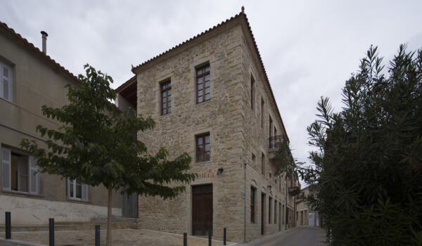 Οικία που έζησε ο Γυναικολόγος Γεώργιος Παπανικολάου. Φωτογραφία: ©Βασίλης Συκάς, για τον Δήμο Κύμης-Αλιβερίου
