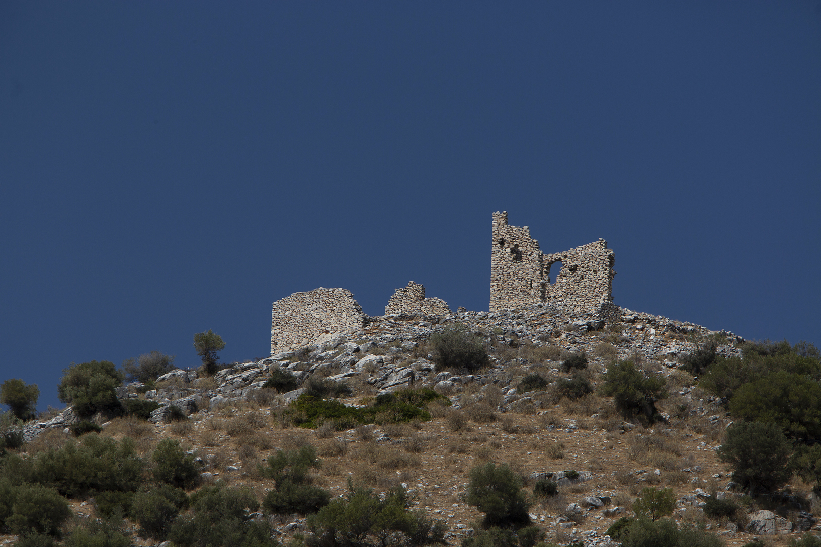 Κάστρο Μηλάκι, χωριό Μηλάκι. Φωτογραφία: ©Βασίλης Συκάς, για τον Δήμο Κύμης-Αλιβερίου