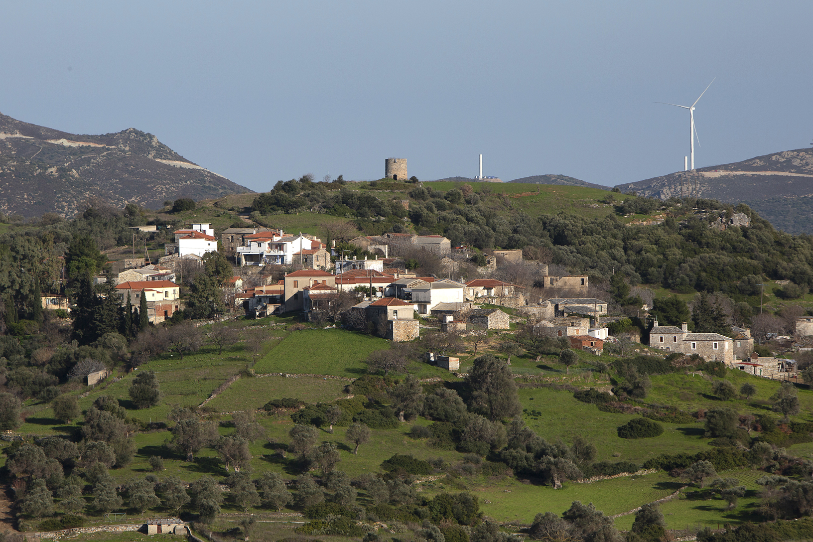 Χωριό Δύστος, Άνω Μαχαλάς. Φωτογραφία: ©Βασίλης Συκάς, για τον Δήμο Κύμης-Αλιβερίου