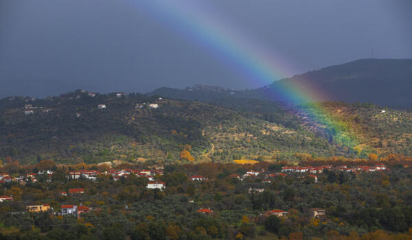 Χωριό Βρύση. Φωτογραφία: ©Βασίλης Συκάς, για τον Δήμο Κύμης-Αλιβερίου