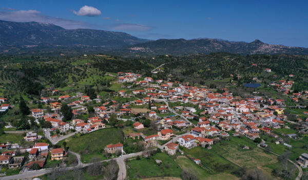 Χωριό Οριό. Φωτογραφία: ©Βασίλης Συκάς, για τον Δήμο Κύμης-Αλιβερίου
