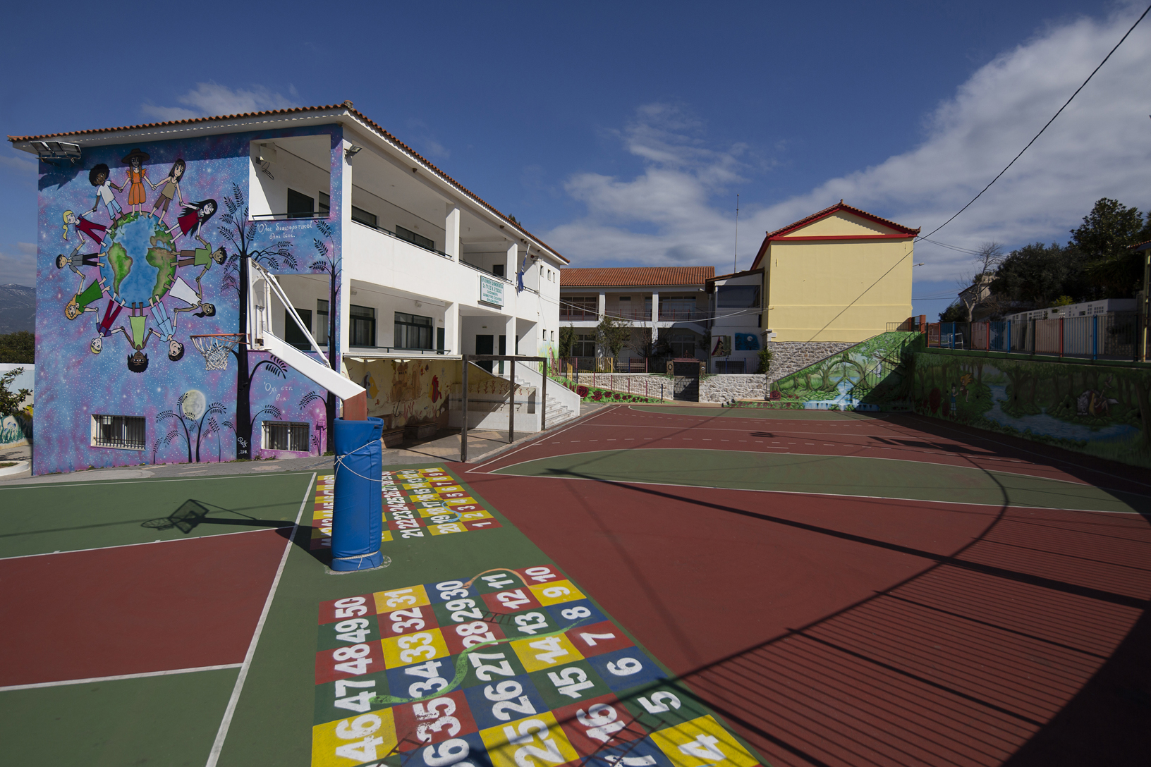 Δημοτικό σχολείο Αυλωναρίου. Φωτογραφία: ©Βασίλης Συκάς, για τον Δήμο Κύμης-Αλιβερίου