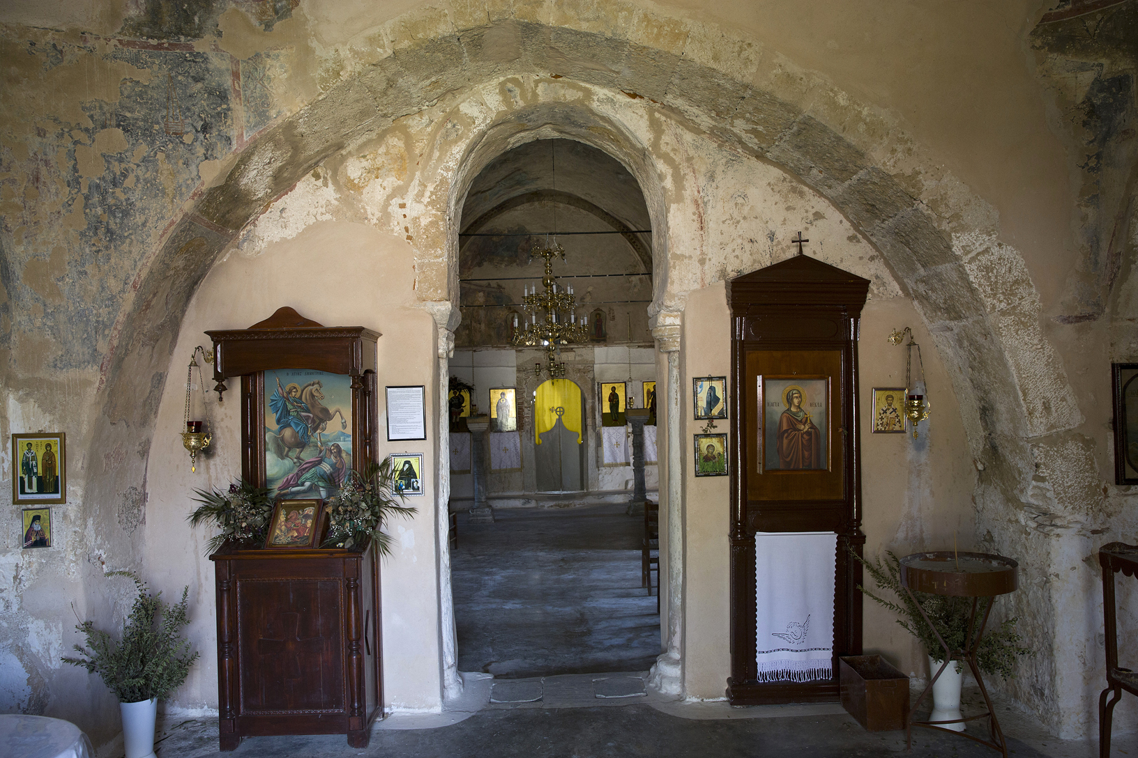 Βυζαντινός Ναός Αγίου Δημητρίου, Χάνια Αυλωναρίου. Φωτογραφία: ©Βασίλης Συκάς, για τον Δήμο Κύμης-Αλιβερίου