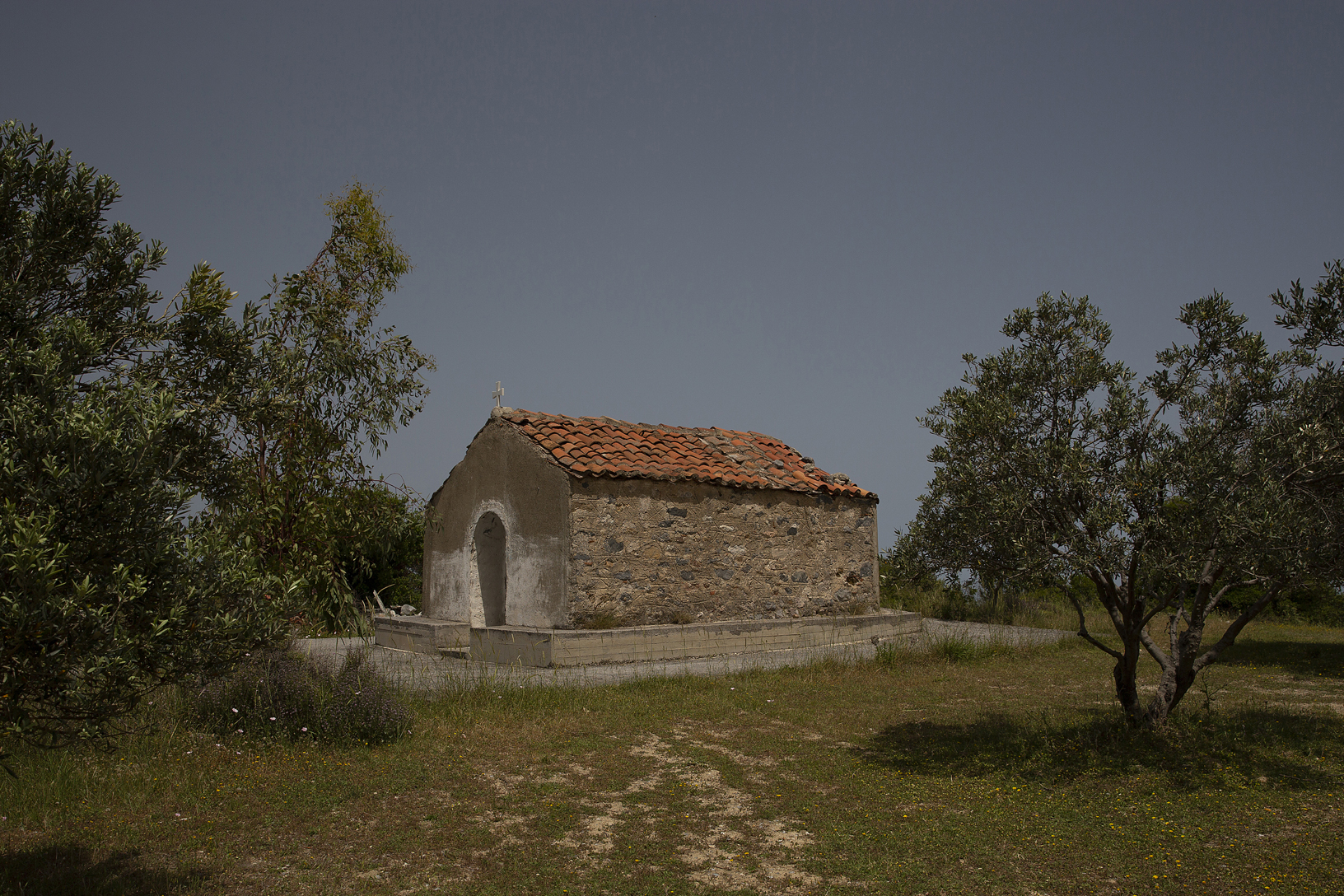 Μονή Παπαβλασσά (Εισόδια της Θεοτόκου), χωριό Οκτωνιά. Φωτογραφία: ©Βασίλης Συκάς, για τον Δήμο Κύμης-Αλιβερίου